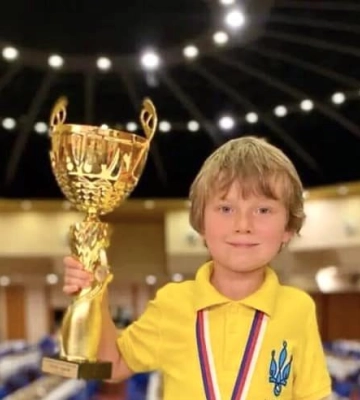 7-річний шахіст Мирон Нетребко став наймолодшим переможцем Чемпіонатів Європи з Дніпропетровщини