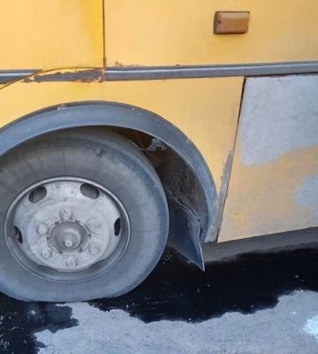 Військові РФ скинули вибухівку з дрона на автобус у Понятівці на Херсонщині