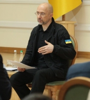 Підручник із картою України без Криму: Шмигаль закликав провести розслідування