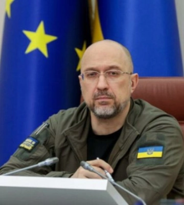 Денис Шмигаль пообіцяв розслідування через скандал з картою України без Криму у шкільному підручнику