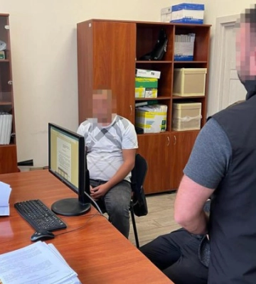 Один зі співробітників Львівської митниці отримав підозру через корупцію