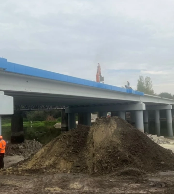 Новий міст через річку Західний Буг на Львівщині: які роботи залишилось виконати