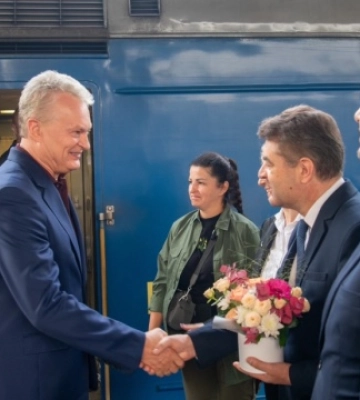 До Києва прибули президент Литви і прем’єрка Латвії