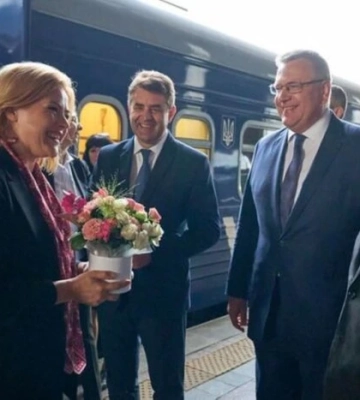 Прем&#039;єр-міністр Латвії прибула з візитом в Київ