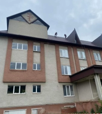 На Рахівщині встановлюють сонячну електростанцію для Ясінянської міської лікарні