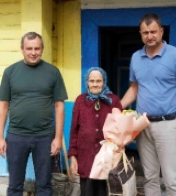 На Волині довгожительку привітали з днем народження