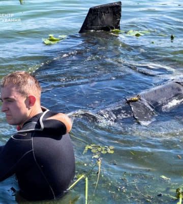 Водолазы достали из Днепра часть российского шахеда – фото