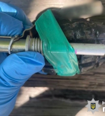 На Київщині чоловіку, який зберігав гранату знайдену у полі, повідомили про підозру