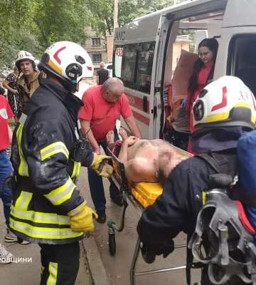 В Днепропетровской области из горящего дома спасли мужчину с ожогами
