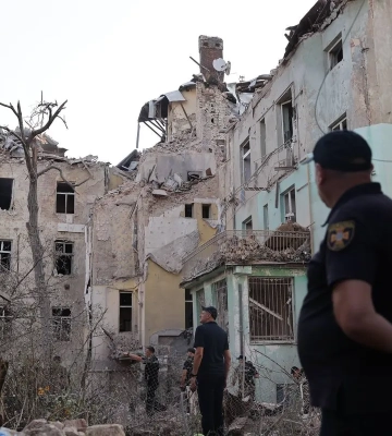 Удар РФ по Львову: у медзакладах перебувають 47 постраждалих, розбір завалів триває