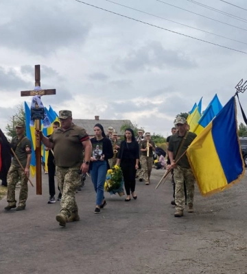 Спільна втрата для двох громад: на Волині попрощалися із Героєм Леонідом Сосницьким