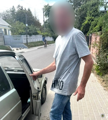 Поліцейським двічі за добу давали хабарі