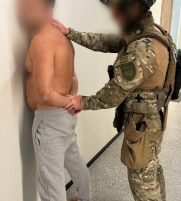 Начальник поштового відділення крав безпілотники з відправлень для військових