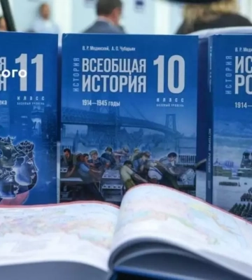Центр нацспротиву: Окупанти закуплять 6100 комплектів підручників з переписаною історією для учнів ТОТ Донеччини