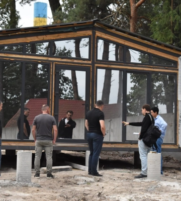 Модульне котеджне містечко для поранених військових почали будувати на Рівненщині