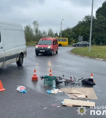 У Зимній Воді бус травмував 76-річного велосипедиста