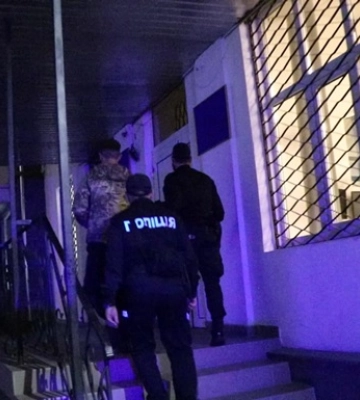В Ивано-Франковске трое мужчин избили военного