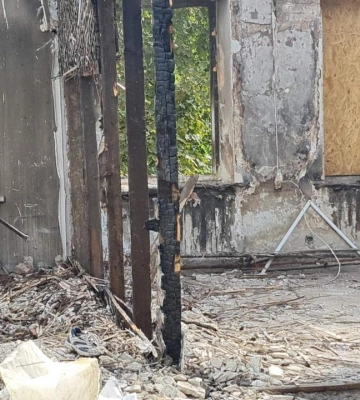 У Харкові почали відновлювати будинок після прильоту 