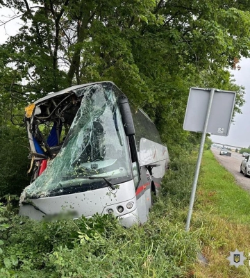 Водію автобуса загрожує до трьох років обмеження волі за ДТП на Одещині, - ФОТО