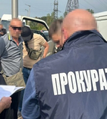 $18 000 за «трансфер» уклонистов за границу — во Львове задержали полицейского и его сообщника