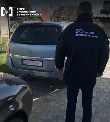Автівки, які волинянин ввіз в Україну як гуманітарну допомогу та хотів продати, передали ЗСУ