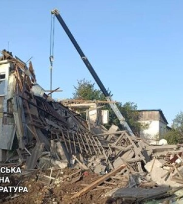 Ворог вдосвіта атакував Борову на Харківщині, з-під завалів врятували жінку
