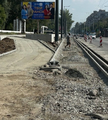 Нові тротуари, клумби та велодоріжки: як у Дніпрі триває комплексний ремонт вул. Калинової