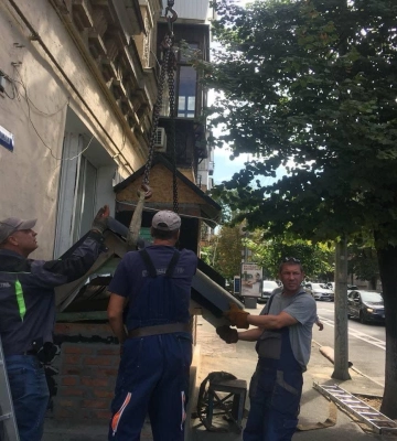 У Києві на Подолі зупинили незаконні роботи на фасаді пам’ятки архітектури