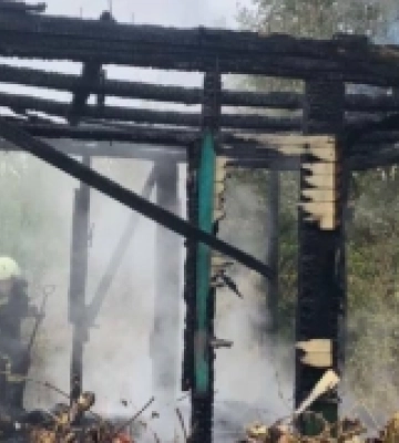 У дачному масиві на Волині горіла господарська будівля
