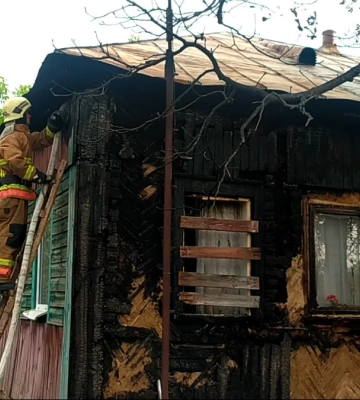 На Кролевеччині вогнеборці оперативно ліквідували загоряння будинку