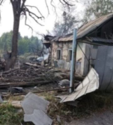 Ворог скинув дві авіабомби на цивільну інфраструктуру Ямполя: загинула жінка