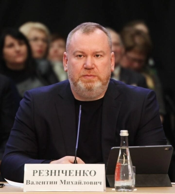 Ексочільник Дніпропетровщини Резніченко і ще 4 фігуранти отримали підозру у справі про дорожню корупцію