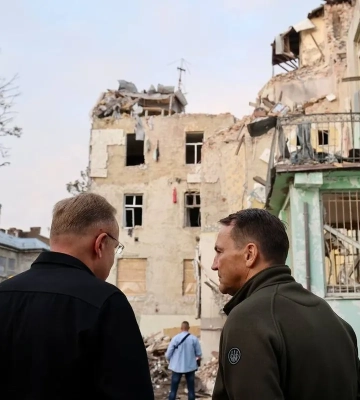 Хто сумнівається, що Україна терміново потребує ППО, мають приїхати до Львова: Сікорський про наслідки удару рф