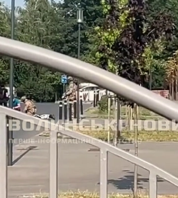 Затримали ймовірного стрільця по військових ТЦК у Луцьку, — ЗМІ (відео)