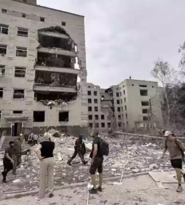 Журналістів не допускають працювати на місці влучання в Полтаві