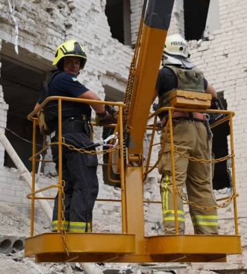 Рятувальники розібрали 70% завалів у Полтаві: головне з брифінгу посадовців області