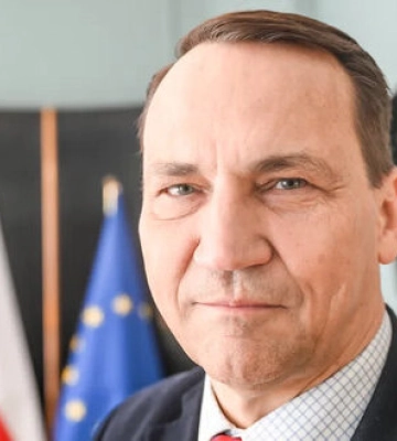 Сікорський закликав Україну "знайти рішення" щодо Волинської трагедії "перш ніж Польща вживатиме жорсткіших заходів"
