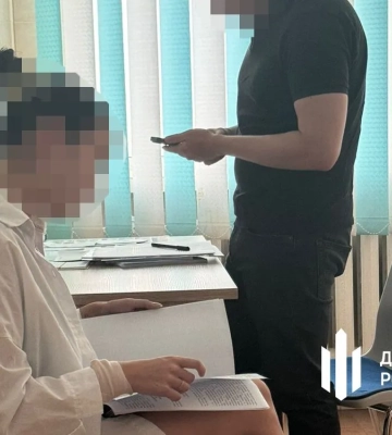 На Волині правоохоронниця допомогла незаконно виїхати з України понад 30 чоловікам