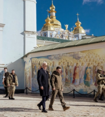 Можливості Байдена щодо допомоги Україні скорочуються — WSJ