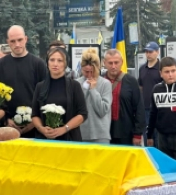 У Рівному попрощалися з полеглим захисником Геннадієм Момотюком