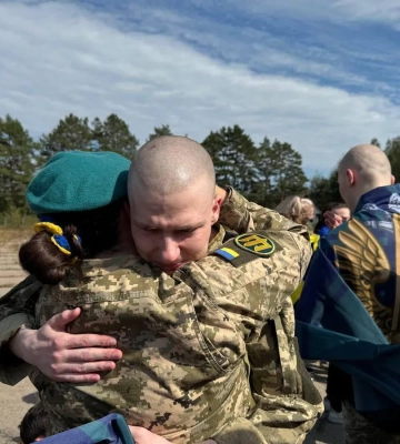 В Україну з російського полону повернули 49 українців і українок