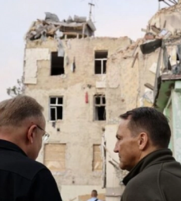 Глава МИД Польши Радослав Сикорский приехал с визитом в Украину