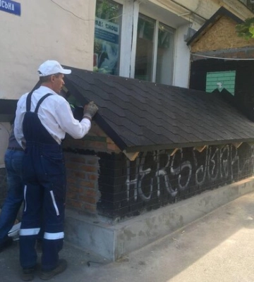 На Подолі викрили самовільну добудову до історичної будівлі