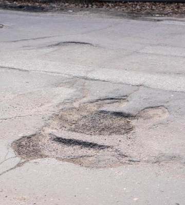 У Полтаві планують відремонтувати дорогу за майже п'ять мільйонів гривень У Полтаві планують відремонтувати дорогу за майже п'ять мільйонів гривень