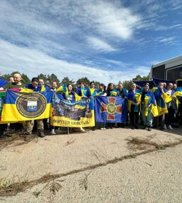 Обмін полоненими: Україна повернула 15 захисників Маріуполя та Азовсталі