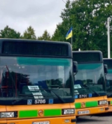 Громада на Волині отримала від італійських партнерів чотири автобуси