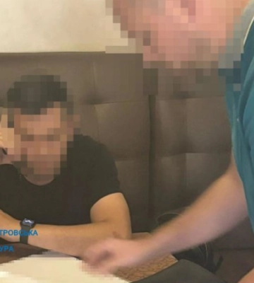 Заступник міського голови Дніпра і директор фірми отримали підозри за завищення тарифів на паркування