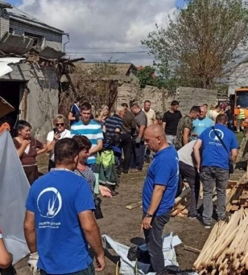 Одеситам, чиї будинки постраждали від нічної атаки, надають допомогу 