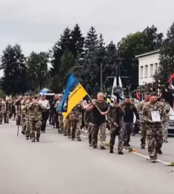 Залишилися мама і двоє дітей: на Волині попрощалися з Героєм – військовослужбовцем Сергієм Данилюком