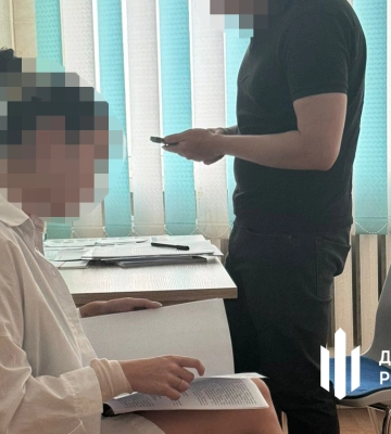 На Волині правоохоронниця допомогла втекти до Польщі понад 30 ухилянтам: деталі схеми